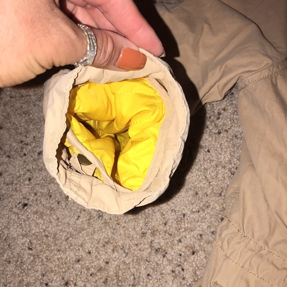 Old navy 2 in 1 jacket. Tan yellow hood pockets zipper Sz L removable - Picture 9 of 13